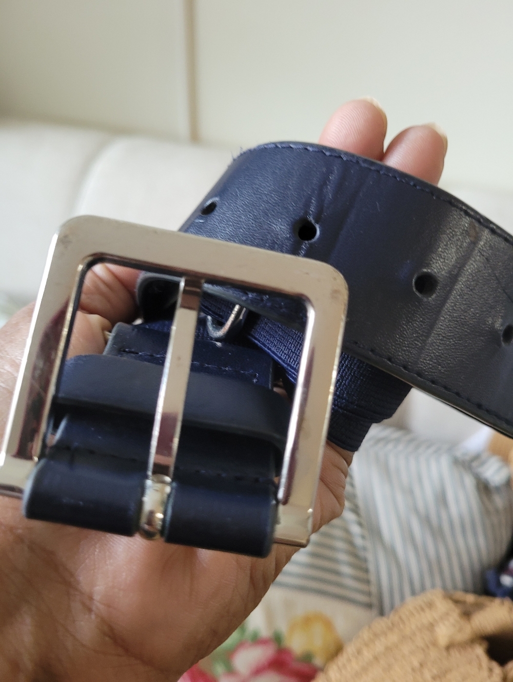 Under Armour Men's Navy  Belt - Silver Buckle Stretches Adjustable - Picture 6 of 11